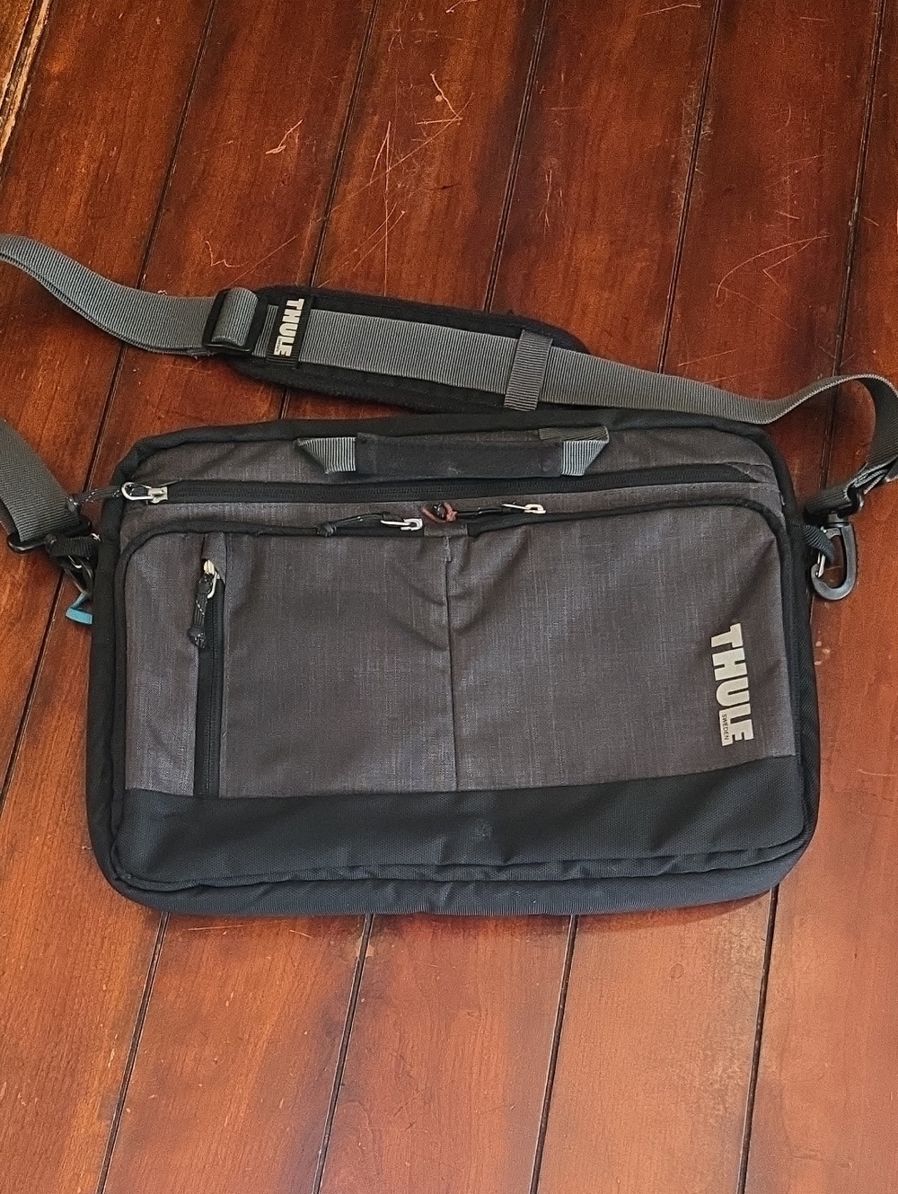 Thule Gray and Black Laptop Messenger Bag with Shoulder Strap